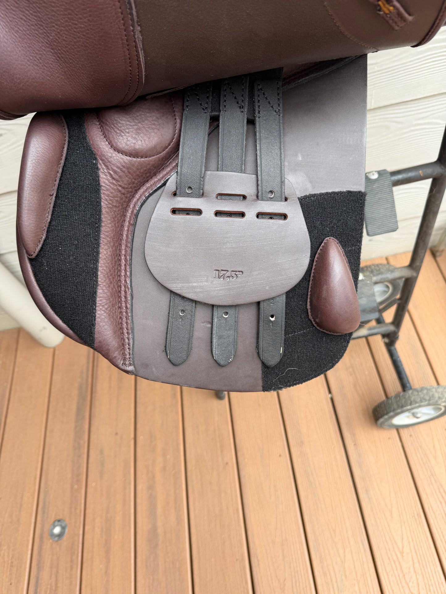 17.5 jumping saddle new demo