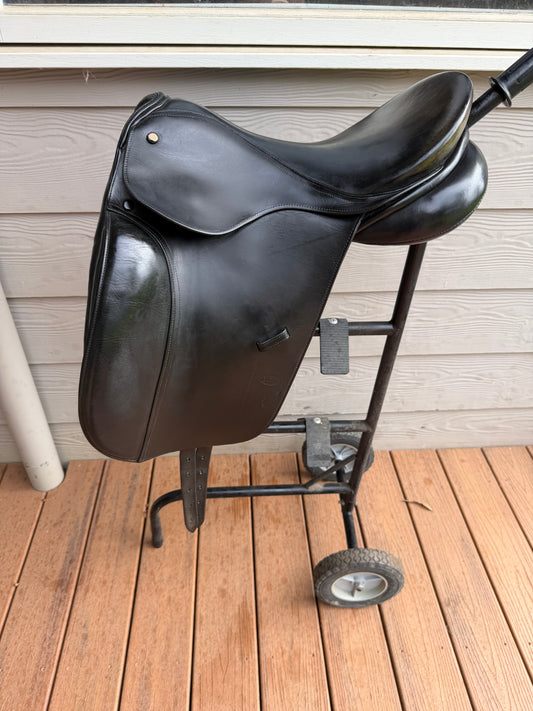 Bruce smith show saddle 15.5-16inch