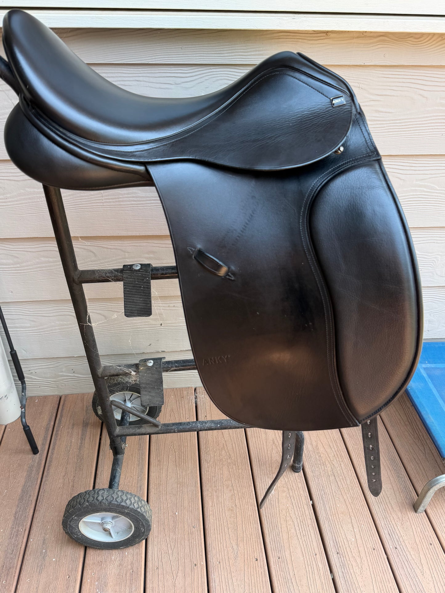 Anky dressage saddle 17.5inch